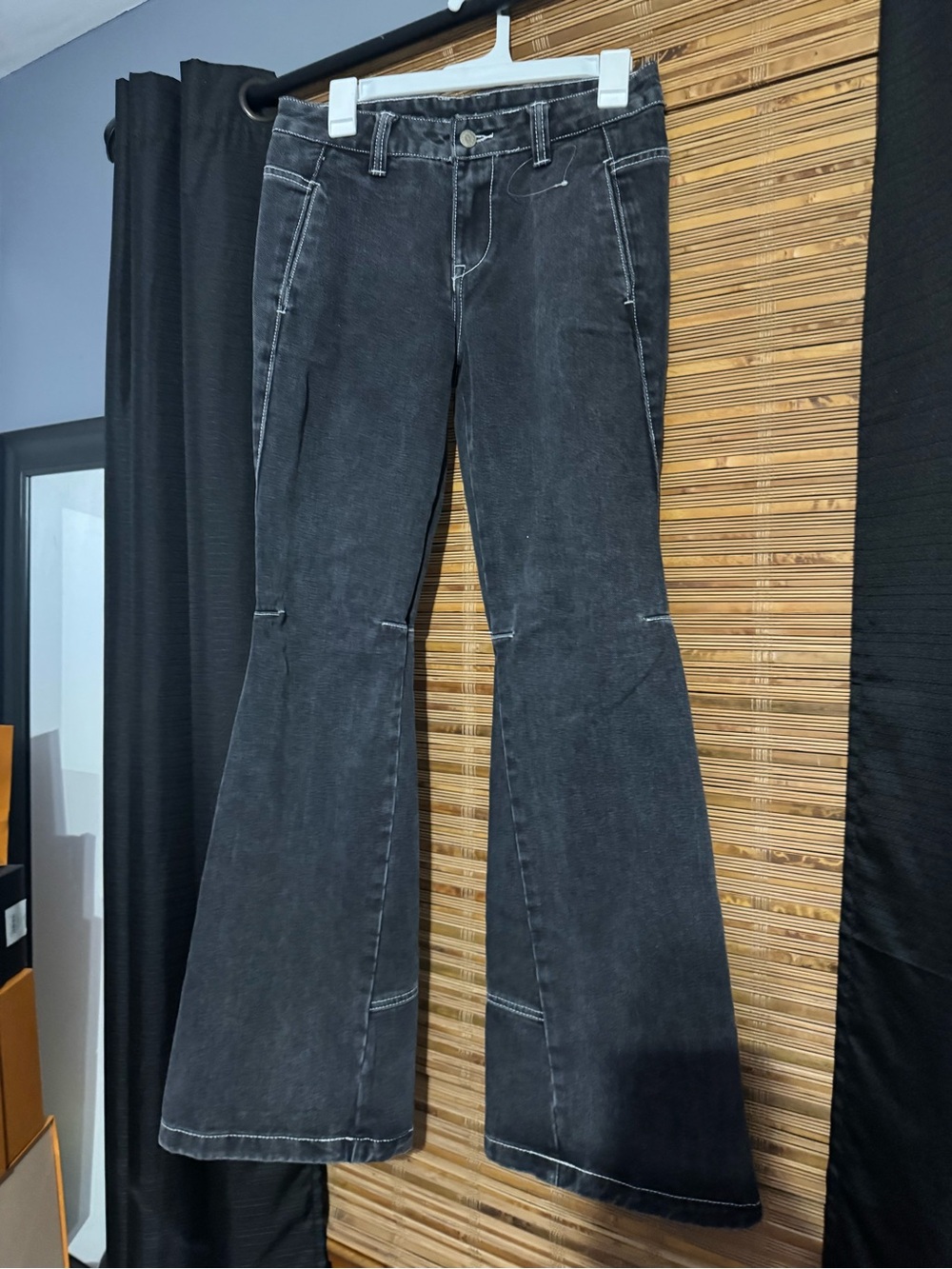 Women's Black Flare Jeans - Classic High-Rise Style